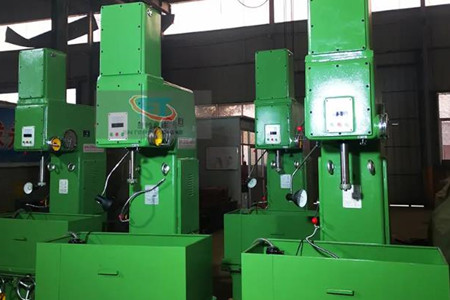 使用數(shù)控珩磨機(jī)時(shí)，需懂得維護(hù)保養(yǎng)！